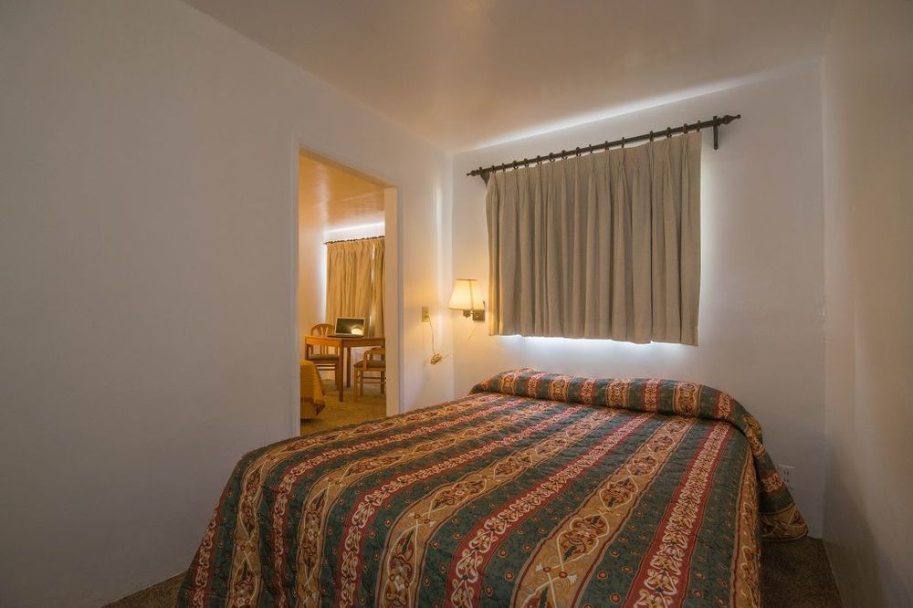 Scandia Motel Κάρλσμπαντ Εξωτερικό φωτογραφία