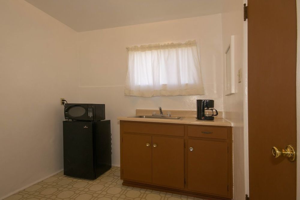Scandia Motel Κάρλσμπαντ Εξωτερικό φωτογραφία