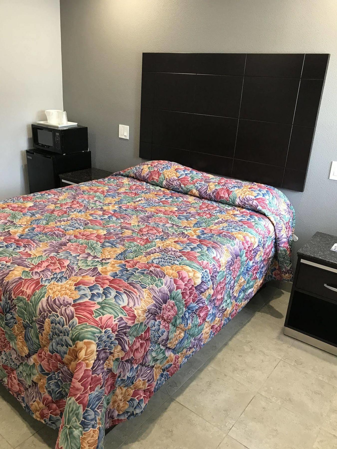 Scandia Motel Κάρλσμπαντ Εξωτερικό φωτογραφία
